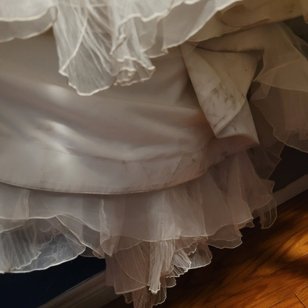 Wedding Dress - Picture 2 of 4